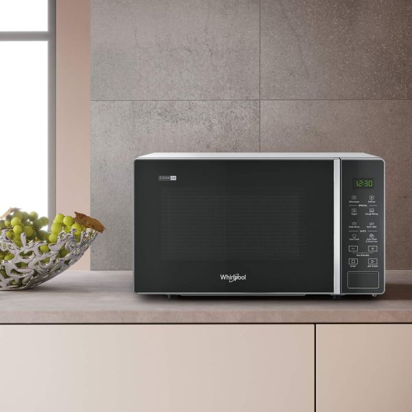 Whirlpool Magicook Pro 20SE, 20 Litre Solo Microwave Oven with 5 Power Level and Auto Clean Technology, Black